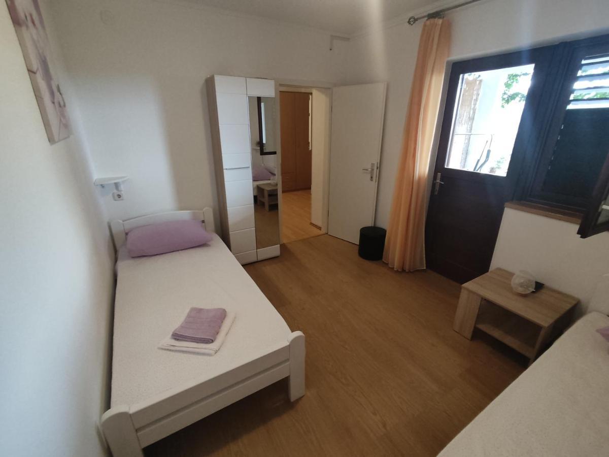 Apartment Nakic Vrpolje Exteriör bild