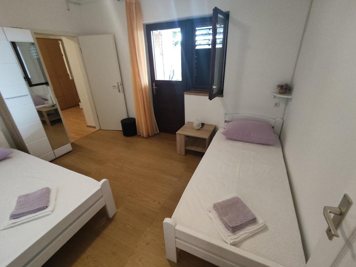 Apartment Nakic Vrpolje Exteriör bild